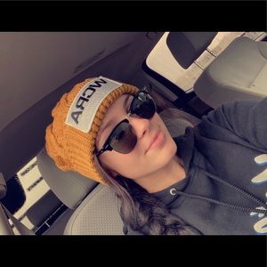 Meet your Posher, Derek sue